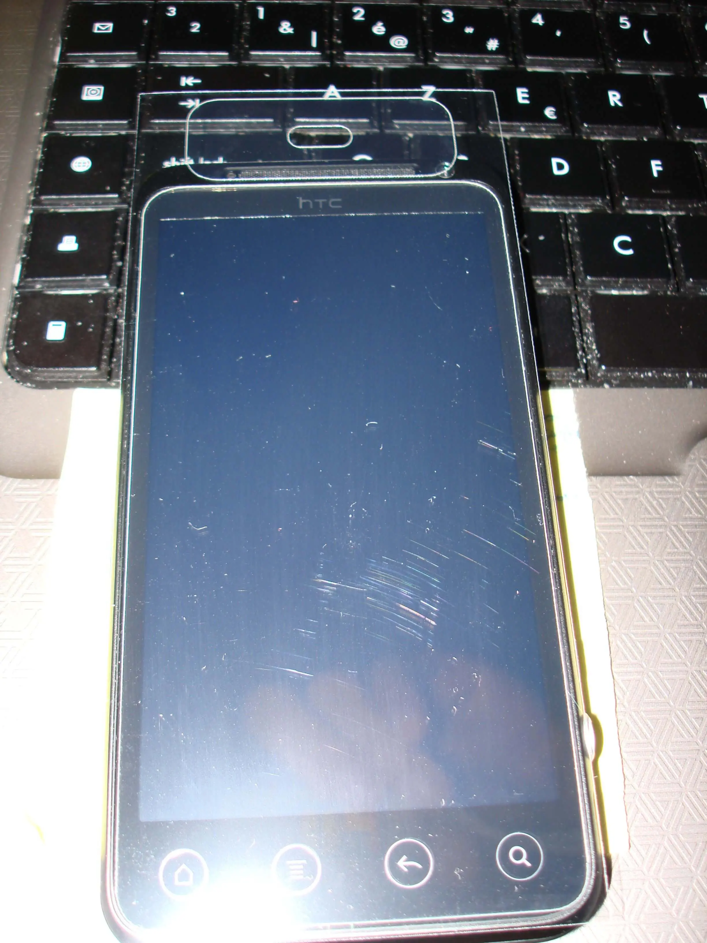 htc-evo-3D-protection-ecran