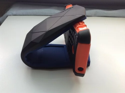 Stealth Spigen position 1 avec coque